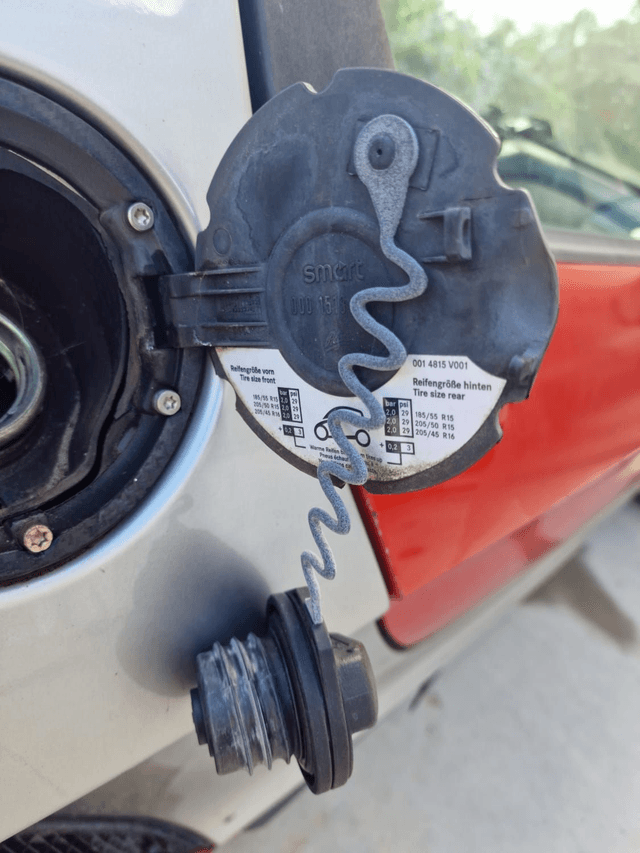 Cordino per tappo rifornimento Smart